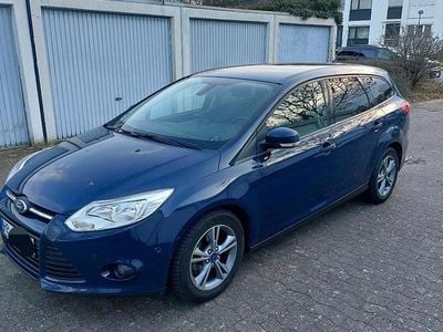 Gebraucht Ford Focus 101 PS (74 kW) 2014 Blau Kombi