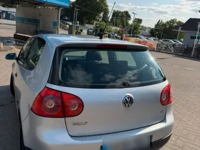 Gebraucht VW Golf V 102 PS (75 kW) 2005 Silber Kleinwagen