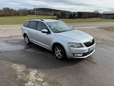 Gebraucht Skoda Octavia Ambition 150 PS (110 kW) 2016 Silber Kleinwagen
