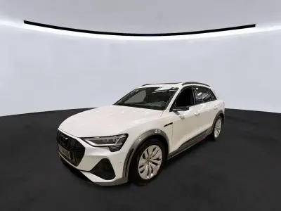 Gebraucht Audi e-tron Ambiente 369 kW (503 PS) 2023 Gletscherweiß metallic SUV