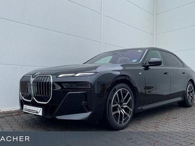 Gebraucht BMW 740 M Sport 286 PS (210 kW) 2025 Saphirschwarz metallic Limousine