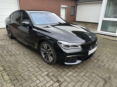 Gebraucht BMW M760 609 PS (447 kW) 2018 Black sapphire metallic Limousine