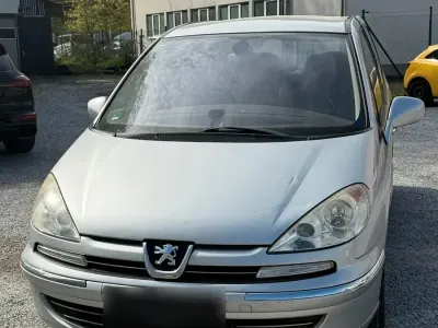 Gebraucht Peugeot 807 136 PS (100 kW) 2011 Silber Van / Kleinbus