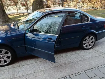 Gebraucht BMW 325 Sport Line 192 PS (141 kW) 2023 Blau Limousine
