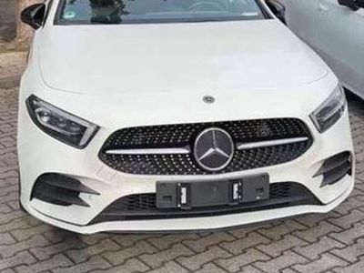 Usata Mercedes A200 AMG line 163 CV (119 kW) 2018 Bianco Berlina
