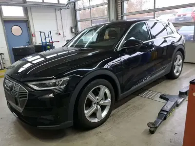 Brugt Audi e-tron Ambiente 300 kW (408 HK) 2022 Sort SUV