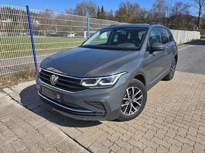 Gebraucht VW Tiguan Business 150 PS (110 kW) 2023 Grau SUV