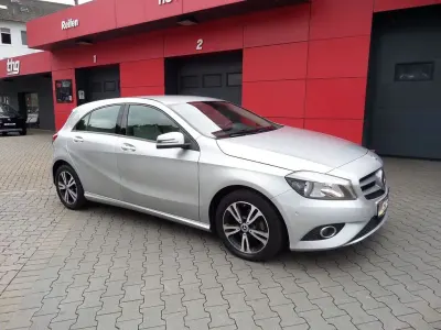 Gebraucht Mercedes A180 122 PS (89 kW) 2013 Silber Kleinwagen