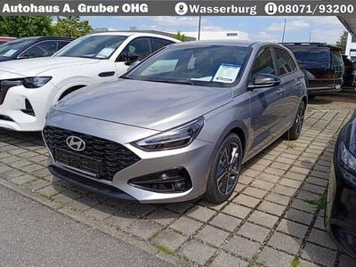 Gebraucht Hyundai i30 Advantage 101 PS (74 kW) 2025 Shimmering silver Limousine