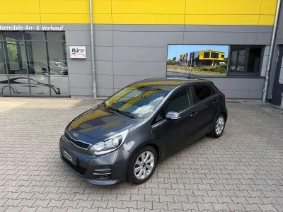 Gebraucht Kia Rio DREAM-TEAM Edition 109 PS (80 kW) 2017 Graphit met. Limousine