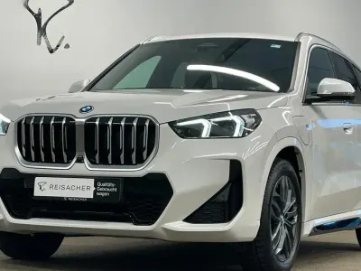Second-hand BMW X1 Comfort Edition 326 CP (239 kW) 2023 Alb SUV