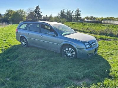 Second-hand Opel Vectra 150 CP (110 kW) 2005 Argintiu Break