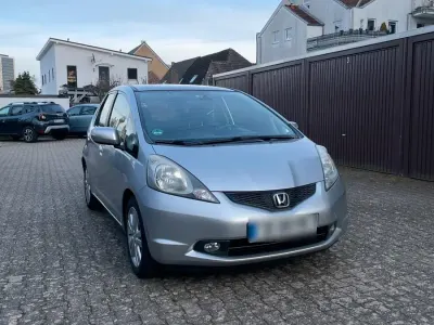 Käytetty Honda Jazz Executive 99 HP (72 kW) 2009 Hopea Viistoperä