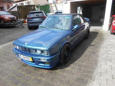Usata BMW 318 Cabriolet Performance 136 CV (100 kW) 1991 Blu Cabrio