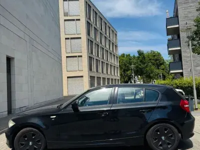 Gebraucht BMW 118 Lifestyle 143 PS (105 kW) 2010 Schwarz Kleinwagen
