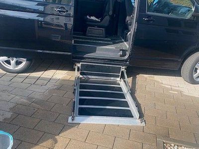 Second-hand VW T5 Highline 179 CP (131 kW) 2012 Negru Van