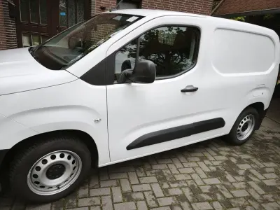 Gebraucht Opel Combo 102 PS (75 kW) 2019 Weiß Van / Kleinbus