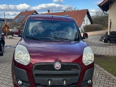 Gebraucht Fiat Doblò Emotion 135 PS (99 kW) 2010 Rot Van / Kleinbus