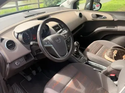 Używany Opel Meriva 101 KM (74 kW) 2012 Brązowy Minivan