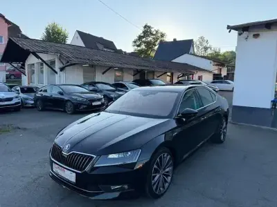 Gebraucht Skoda Superb LAURIN & KLEMENT 190 PS (139 kW) 2016 Cerna magic/black magic Limousine