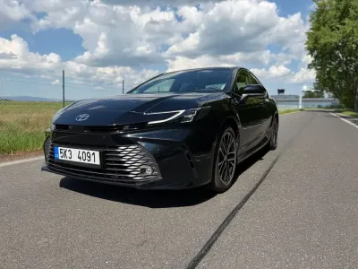 Gebraucht Toyota Camry Executive 230 PS (169 kW) 2024 Schwarz Limousine