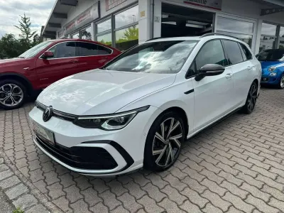 Gebraucht VW Golf VIII R-line 190 PS (139 kW) 2023 Oryxweiß perlmutteffekt Kombi