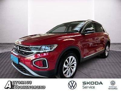 Gebraucht VW T-Roc Style 150 PS (110 kW) 2023 Kings red metallic schwarz (metallic) SUV