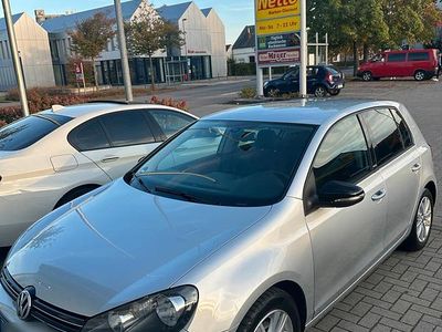 Gebraucht VW Golf VI 105 PS (77 kW) 2011 Silber Kleinwagen