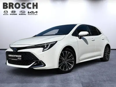 Gebraucht Toyota Corolla Team 140 PS (102 kW) 2023 Weiß Limousine