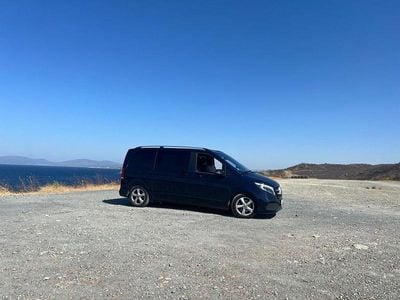 Mercedes V220