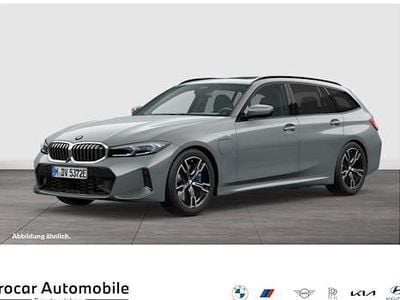 Gebraucht BMW 330e M Sport 292 PS (214 kW) 2025 Grau Kombi