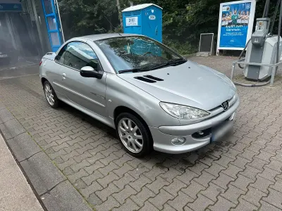 Gebraucht Peugeot 206 CC 109 PS (80 kW) 2005 Silber Cabrio