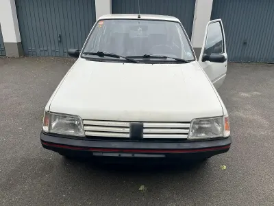Gebraucht Peugeot 205 60 PS (44 kW) 1992 Weiß Kleinwagen