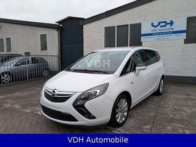 Weiß Gebraucht 2016 Opel Zafira Tourer Innovation Van / Kleinbus | 7.800 € (Fairer Preis)