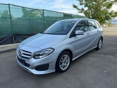 Gebraucht Mercedes B180 122 PS (89 kW) 2017 Silber Van / Kleinbus