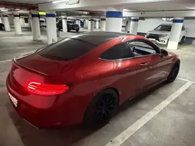 Gebraucht Mercedes C180 156 PS (114 kW) 2018 Rot Coupé