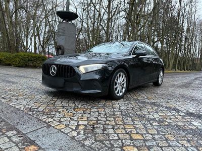 Gebraucht Mercedes A180 116 PS (85 kW) 2021 Schwarz Kleinwagen