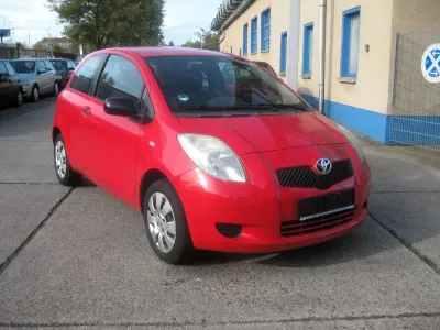 Usata Toyota Yaris 86 CV (63 kW) 2008 Rosso Utilitaria