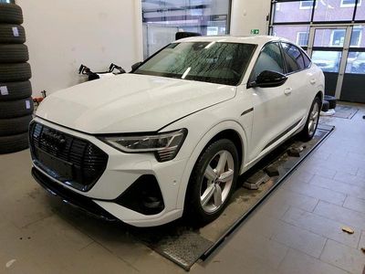 Gebraucht Audi e-tron Sportback Black Edition 300 kW (408 PS) 2022 Gletscherweiß metallic SUV