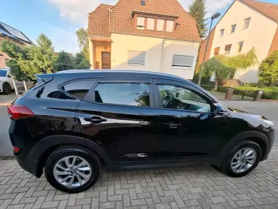 Gebraucht Hyundai Tucson Trend 132 PS (97 kW) 2016 Schwarz SUV