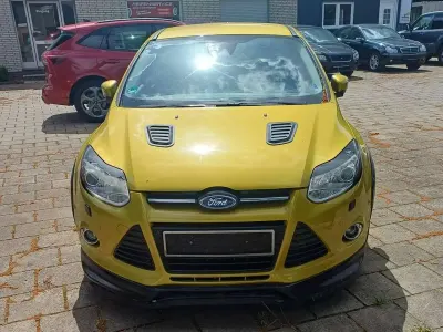 Gebraucht Ford Focus 125 PS (91 kW) 2012 Gold Kleinwagen
