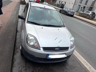 Gebraucht Ford Fiesta 70 PS (51 kW) 2005 Grau Kleinwagen