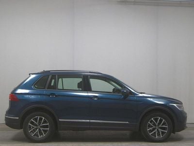 Gebraucht VW Tiguan Life 150 PS (110 kW) 2023 Blau SUV