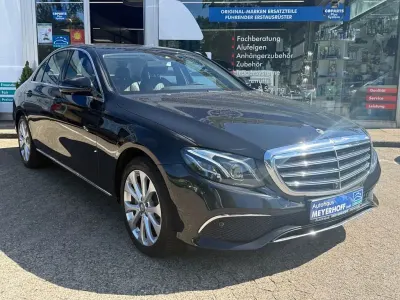 Gebraucht Mercedes E220 194 PS (142 kW) 2017 Schwarz Limousine