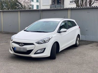 gebraucht Hyundai i30 i30cw 1.6 CRDi Automatik Trend