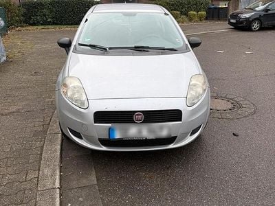 Gebraucht Fiat Grande Punto 69 PS (50 kW) 2013 Silber Kleinwagen