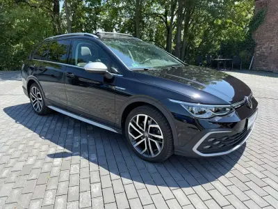 Gebraucht VW Golf Alltrack 200 PS (147 kW) 2022 Deep black Kombi
