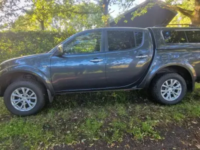 Gebraucht Mitsubishi L 178 PS (130 kW) 2013 Grau SUV