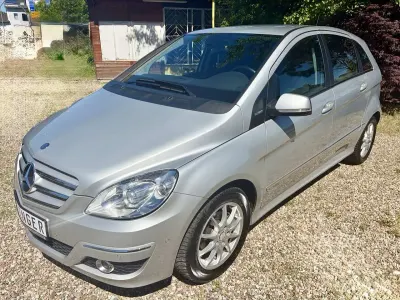 Gebraucht Mercedes B180 116 PS (85 kW) 2010 Polarsilber  metalliclack Van / Kleinbus
