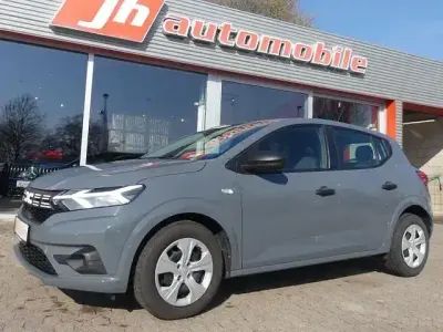 Gebraucht Dacia Sandero Essentiel 67 PS (49 kW) 2024 Grau Limousine
